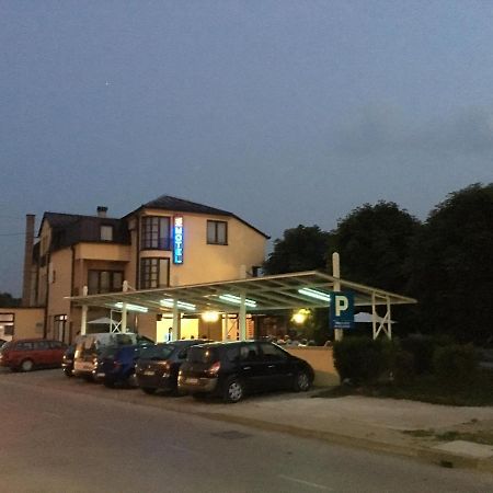Motel Otoka Donji Vakuf Экстерьер фото