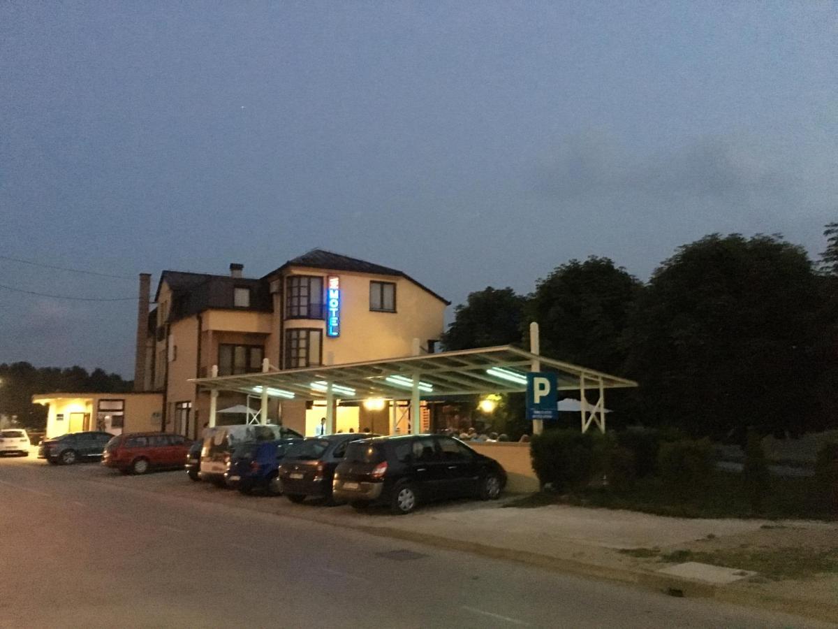 Motel Otoka Donji Vakuf Экстерьер фото